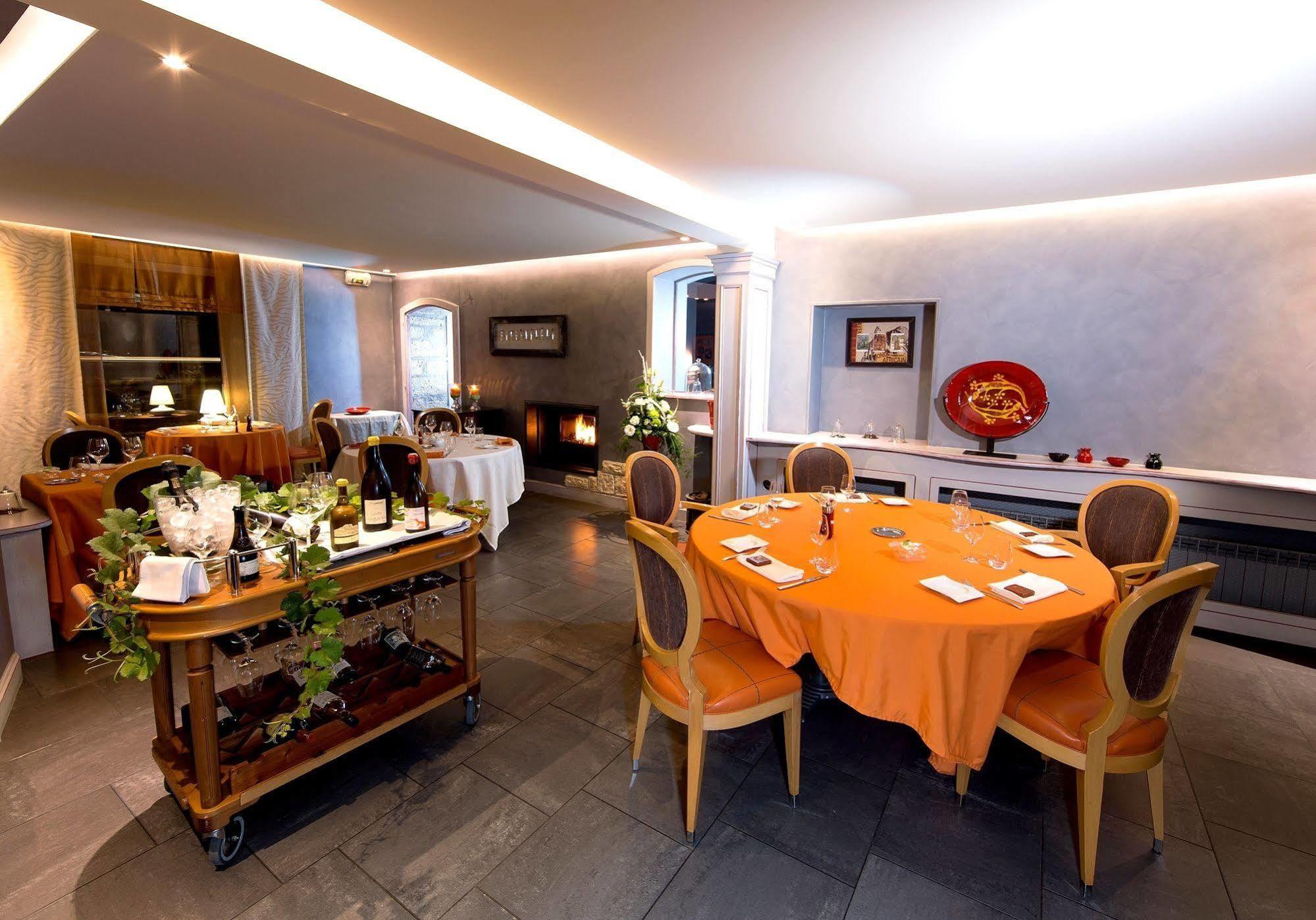 Courlans Hotel Auberge De Chavannes מראה חיצוני תמונה
