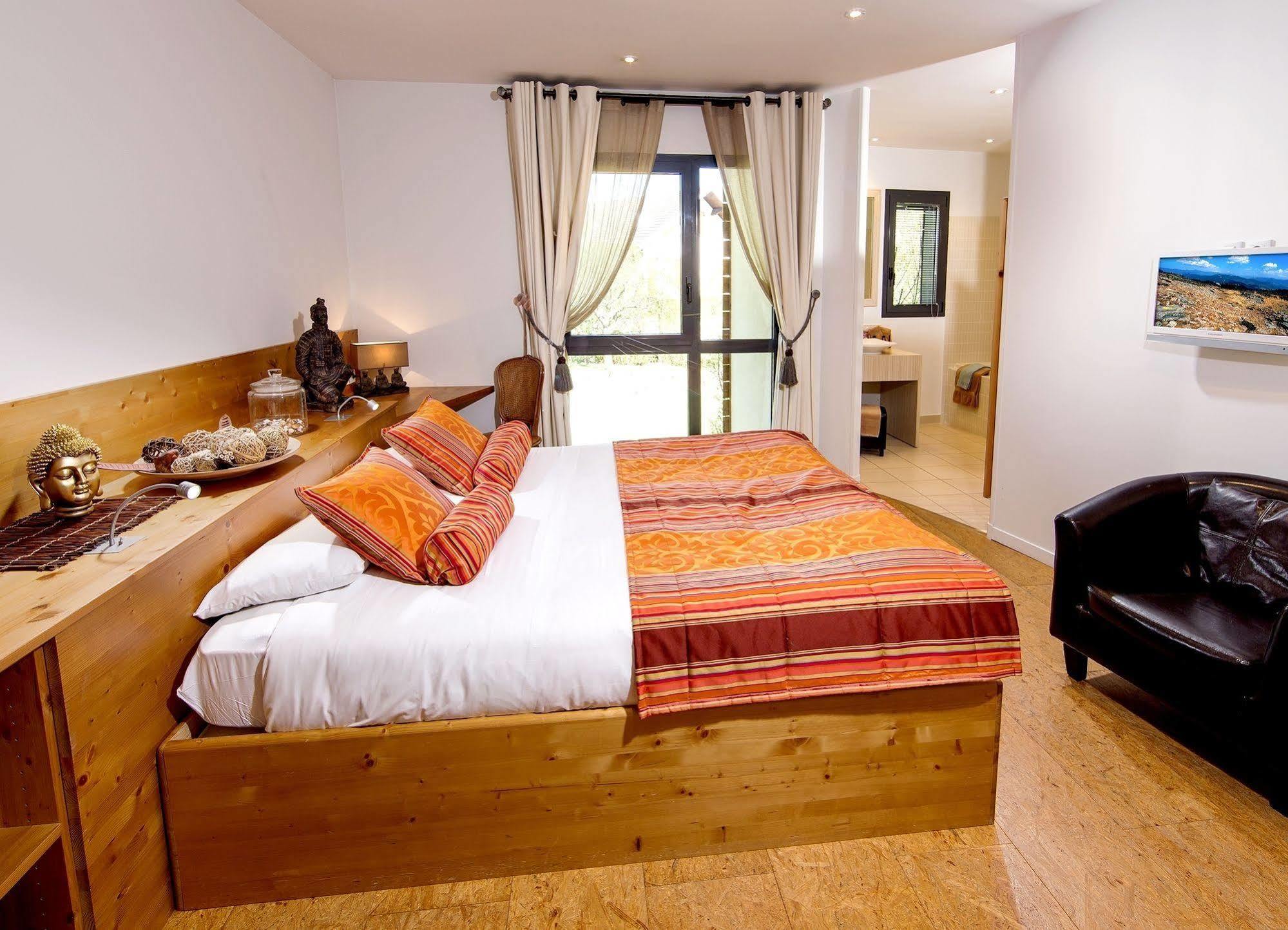 Courlans Hotel Auberge De Chavannes מראה חיצוני תמונה